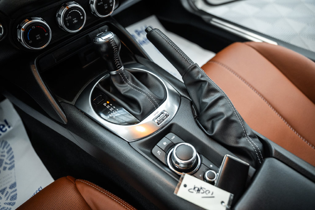 Used 2023 MAZDA MX-5 Miata Grand Touring w/ Weather Package RWD image 19