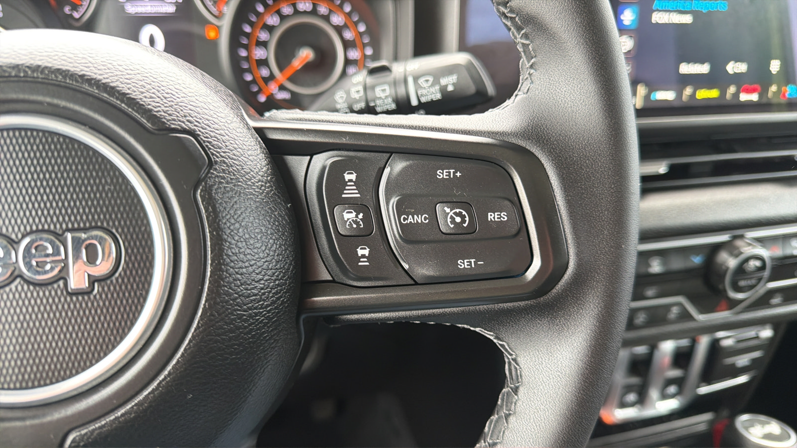 Used 2025 Jeep Wrangler Sport AWD/4WD image 17