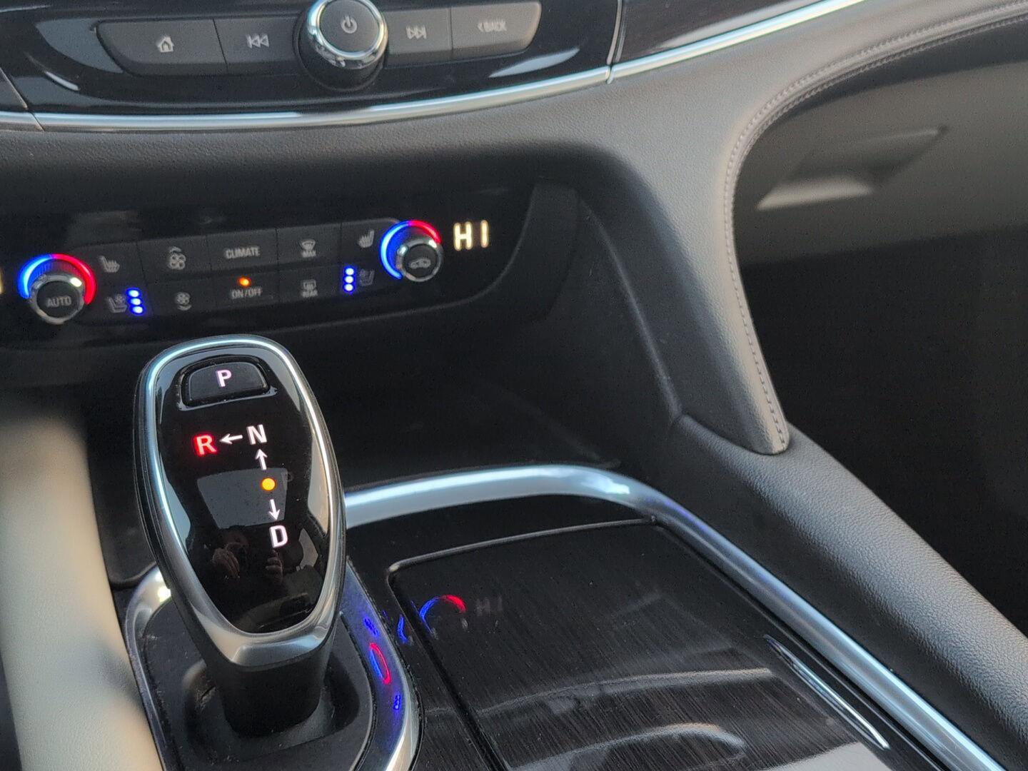 Used 2020 Buick Enclave Premium w/ Sun and Sites Package FWD image 35