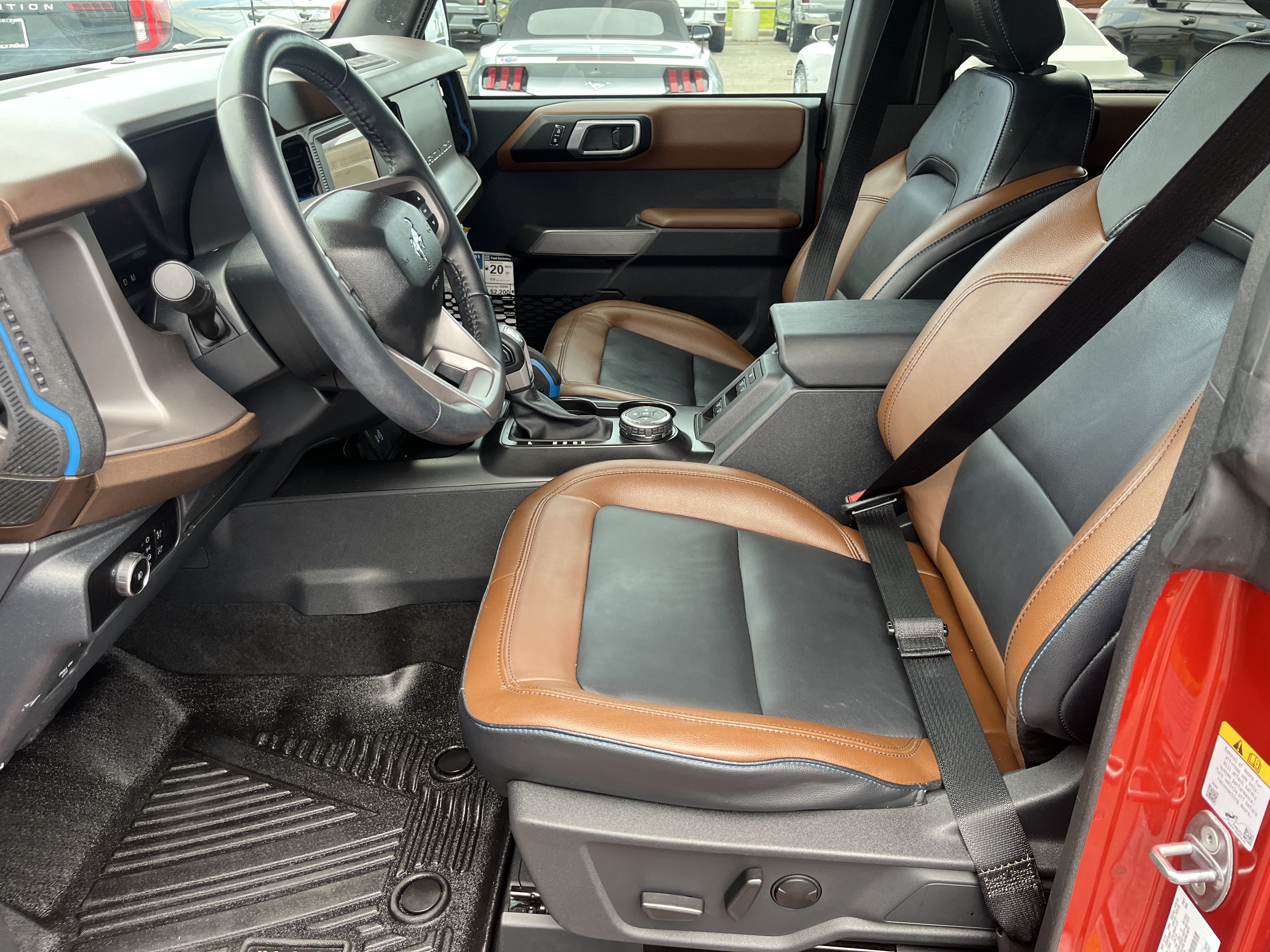 Used 2023 Ford Bronco Outer Banks AWD/4WD image 14