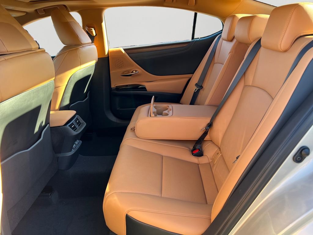 New 2025 Lexus ES 350 w/ Premium Package image 8