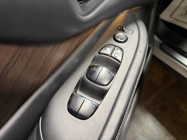 Used 2019 Nissan Murano Platinum w/ Cargo Package image 13