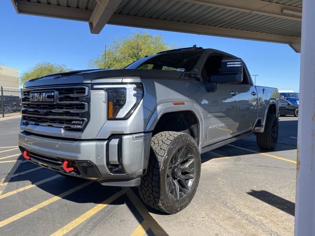 Used 2025 GMC Sierra 2500 AT4 w/ AT4 Premium Plus Package image 1
