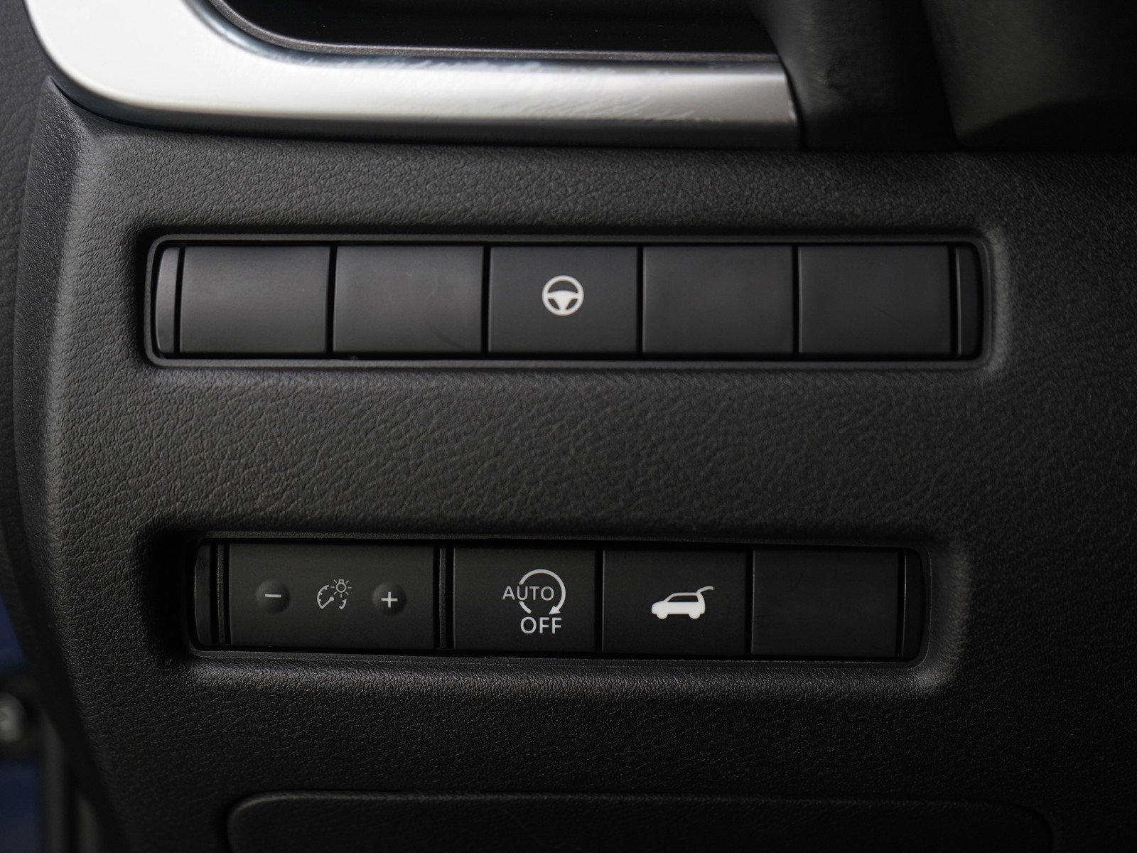 Used 2024 Nissan Rogue SV w/ SV Premium Package image 25