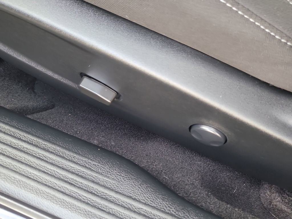 Used 2022 Dodge Challenger R/T w/ Blacktop Package image 13