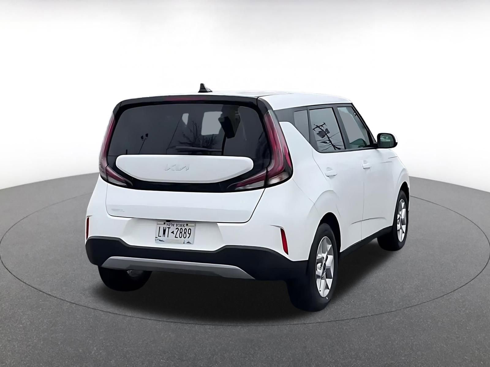 Used 2025 Kia Soul LX w/ LX Technology Package image 14