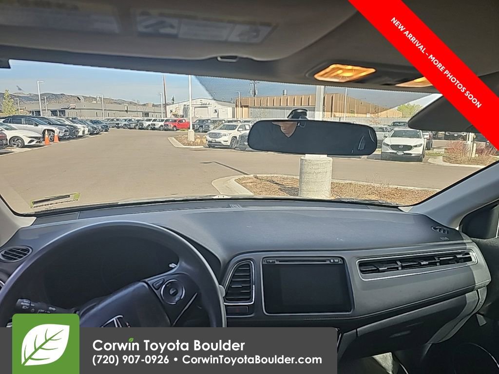 Used 2018 Honda HR-V EX image 11