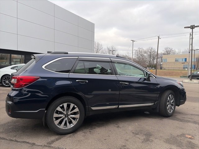 Used 2018 Subaru Outback 3.6R Touring w/ Popular Package #3 image 3