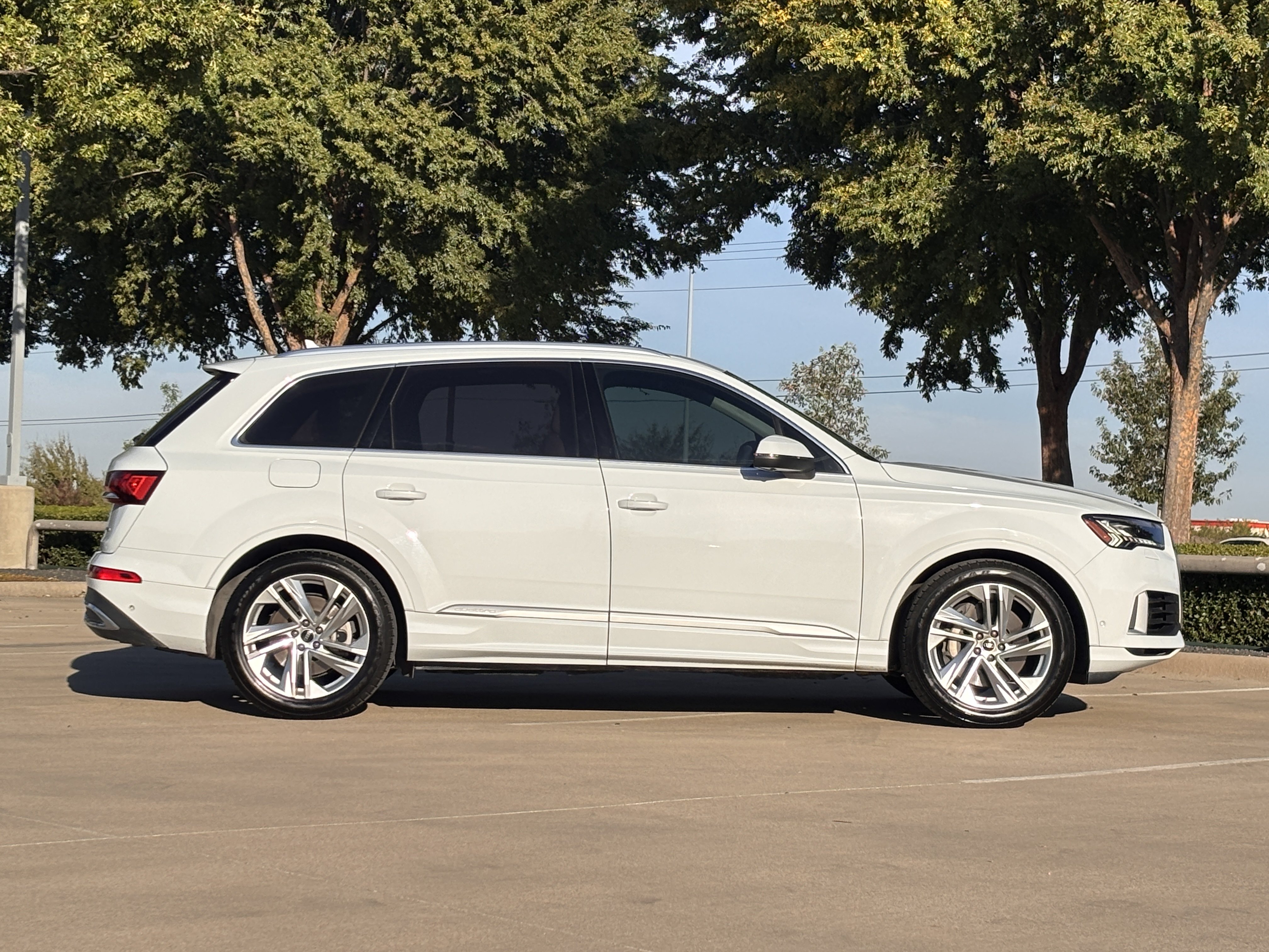 Used 2022 Audi Q7 3.0T Prestige AWD/4WD image 8