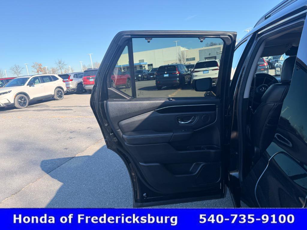 Certified 2025 Honda Pilot Touring image 28