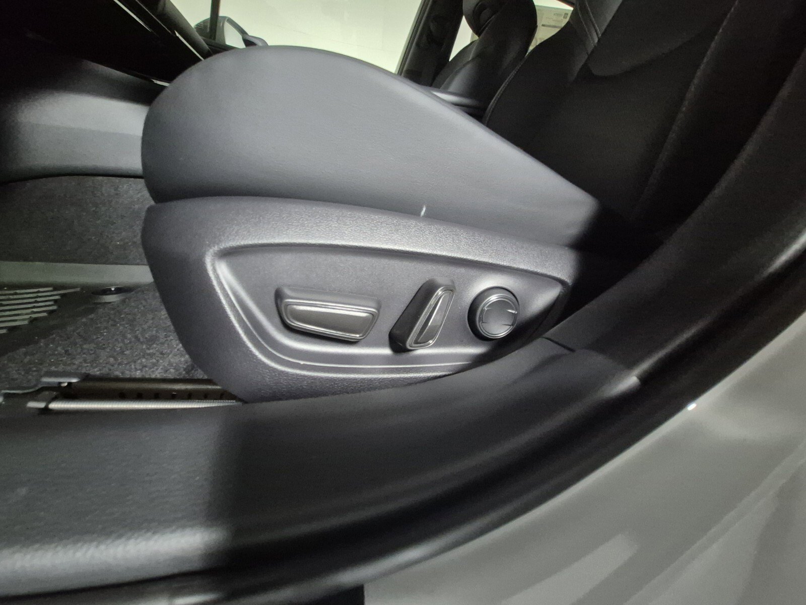 New 2026 Toyota Prius AWD image 18
