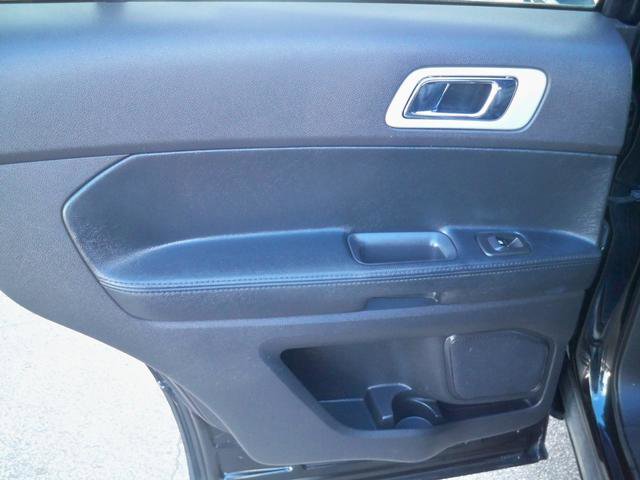 Used 2015 Ford Explorer XLT w/ Equipment Group 202B image 16