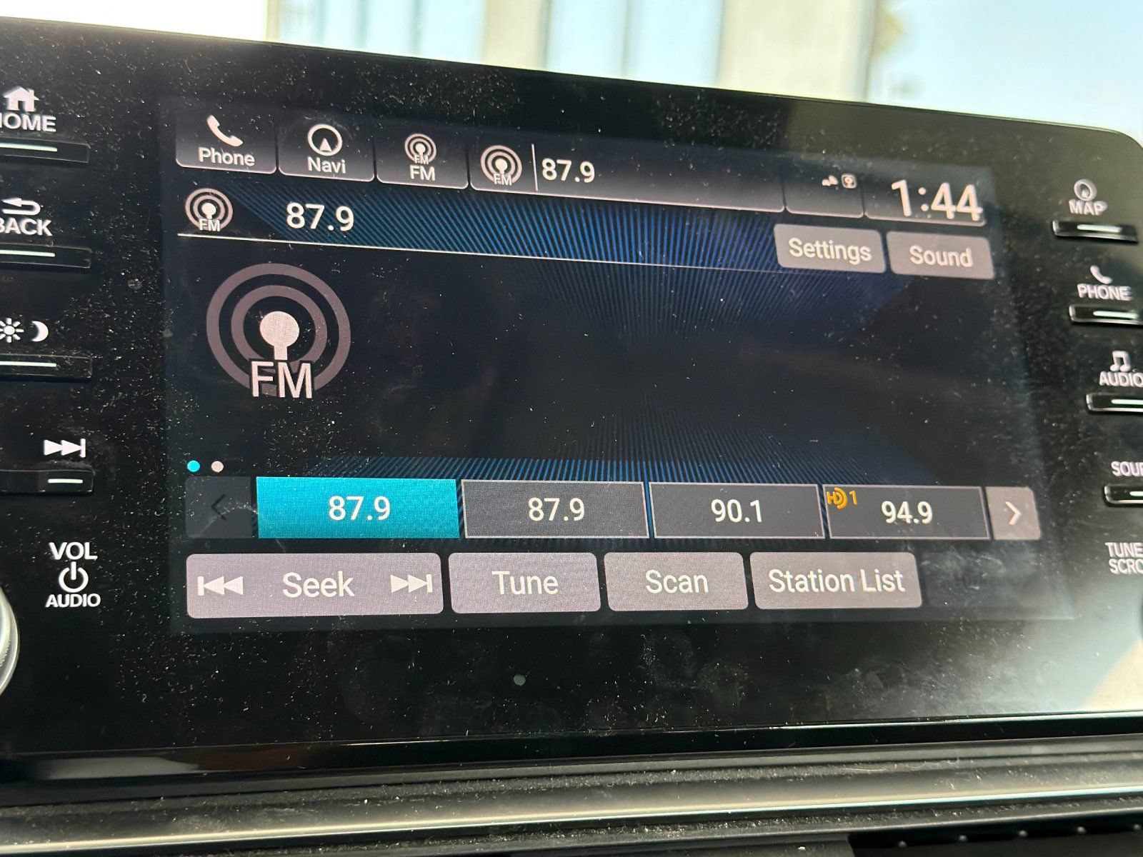 Used 2018 Honda Accord Touring image 16
