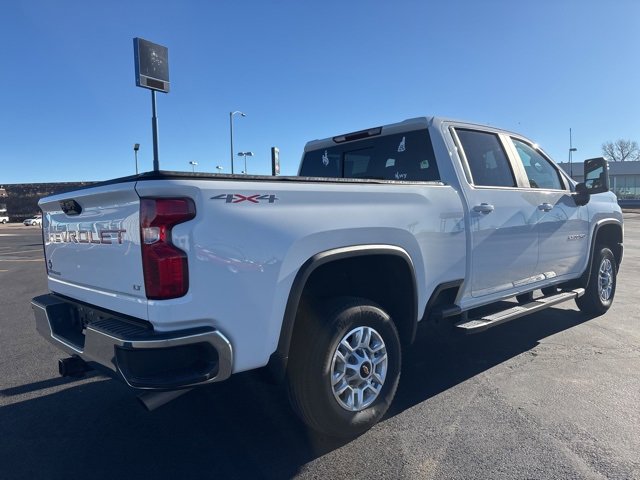 Used 2022 Chevrolet Silverado 2500 LT w/ Convenience Package image 4
