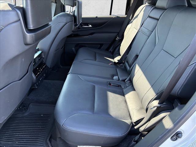 Used 2024 Lexus LX 600 4WD w/ Luxury Package image 13
