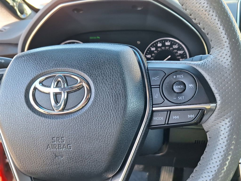Used 2019 Toyota Avalon Limited image 19