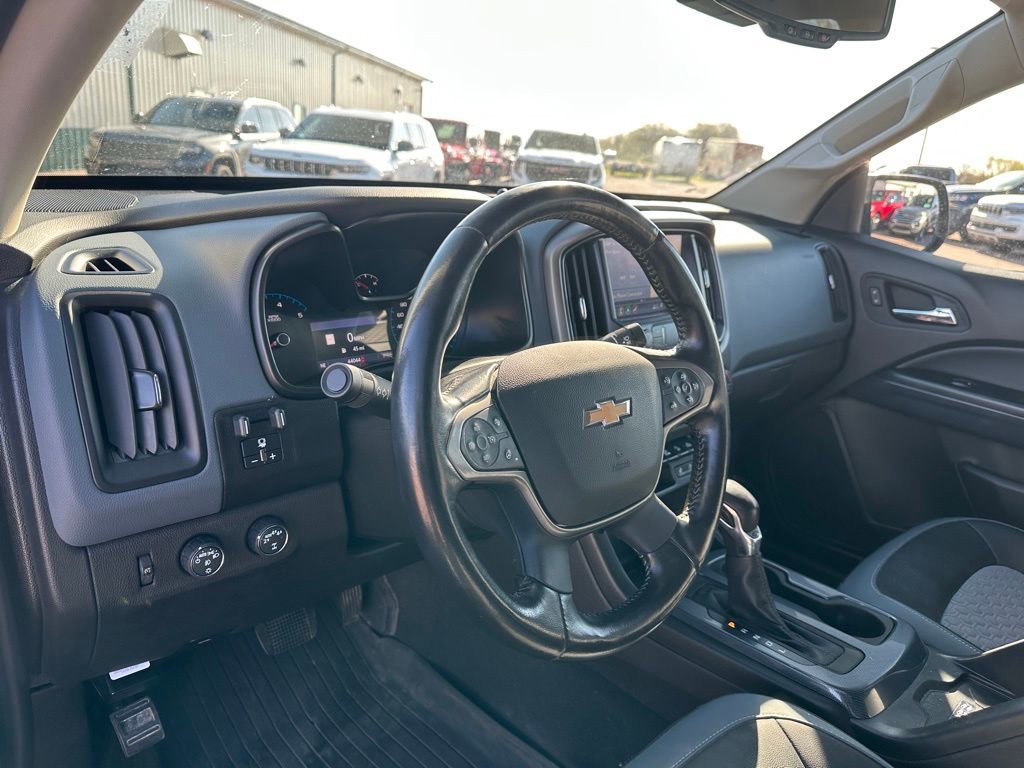 Used 2022 Chevrolet Colorado Z71 w/ Z71 Midnight Edition AWD/4WD image 12