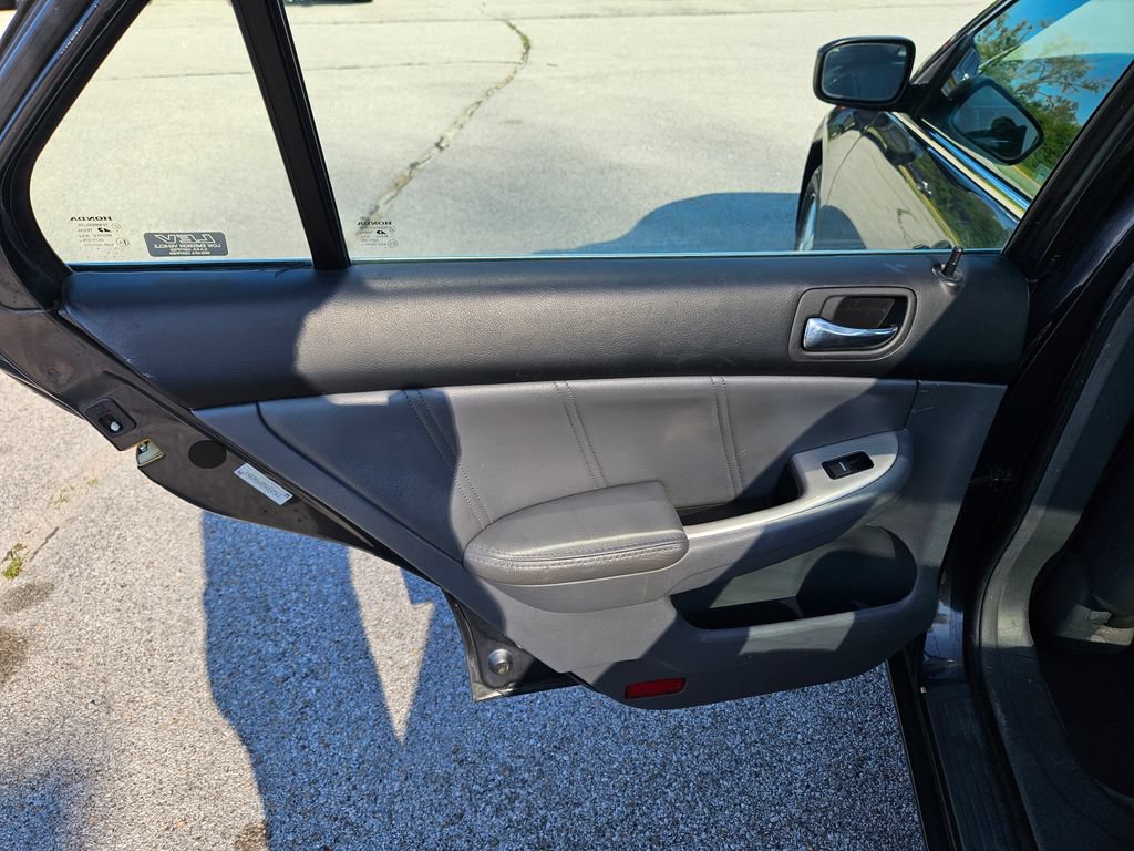 Used 2005 Honda Accord EX-L image 21