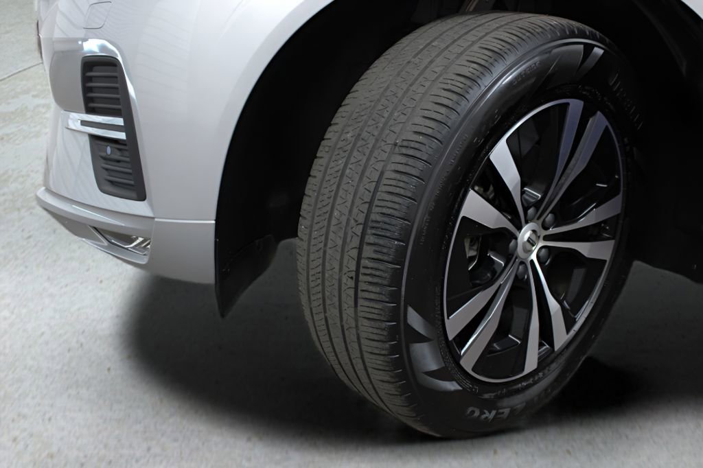Used 2023 Volvo XC60 B5 Core w/ Climate Package AWD/4WD image 47