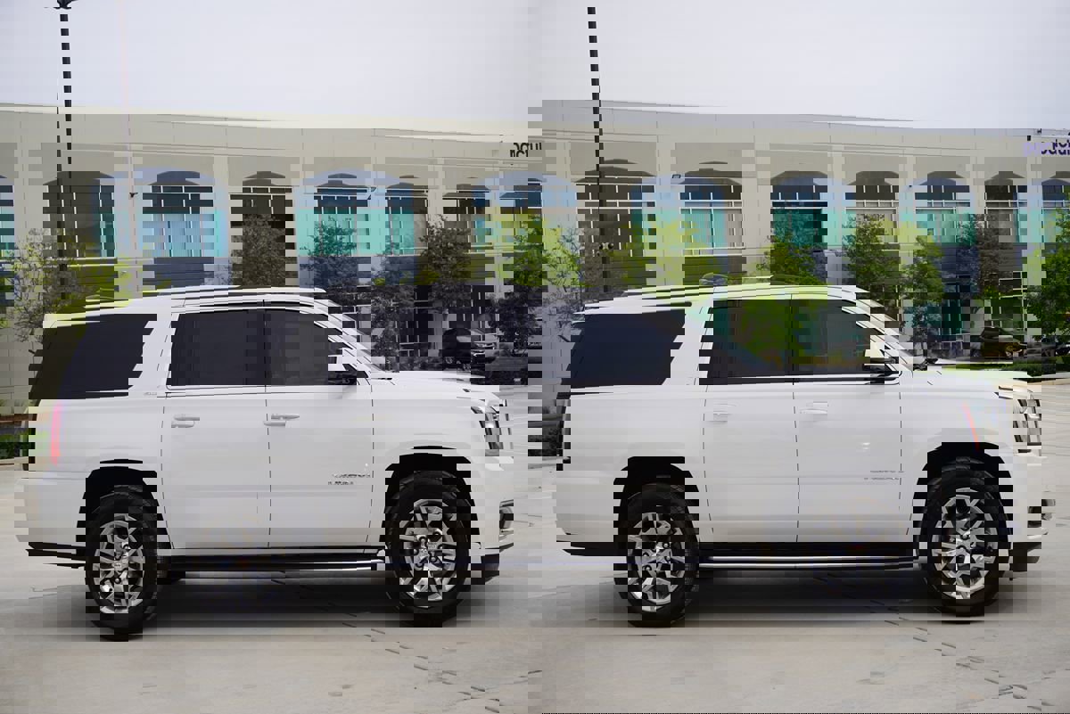 Used 2017 GMC Yukon XL SLT w/ Open Road Package image 12