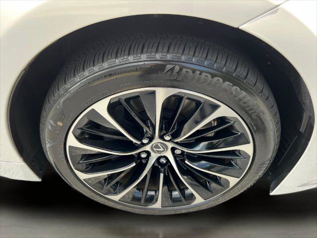 Certified 2023 Lexus LS 500 AWD w/ Luxury Package image 32
