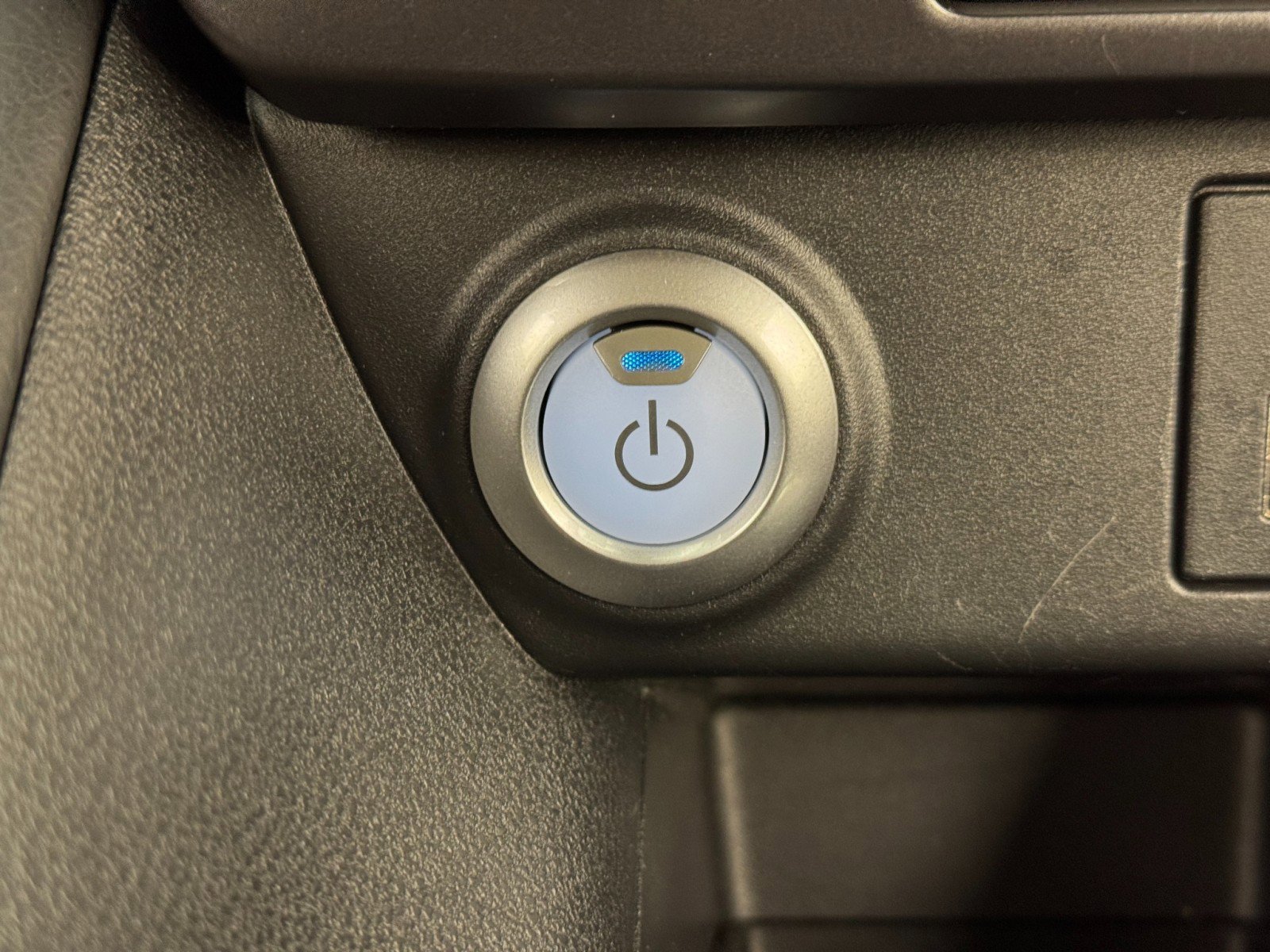 Used 2025 Nissan Leaf S image 21