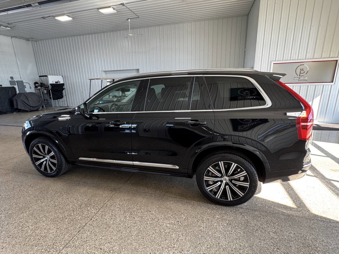 Used 2024 Volvo XC90 B6 Core w/ Protection Package Premier image 43