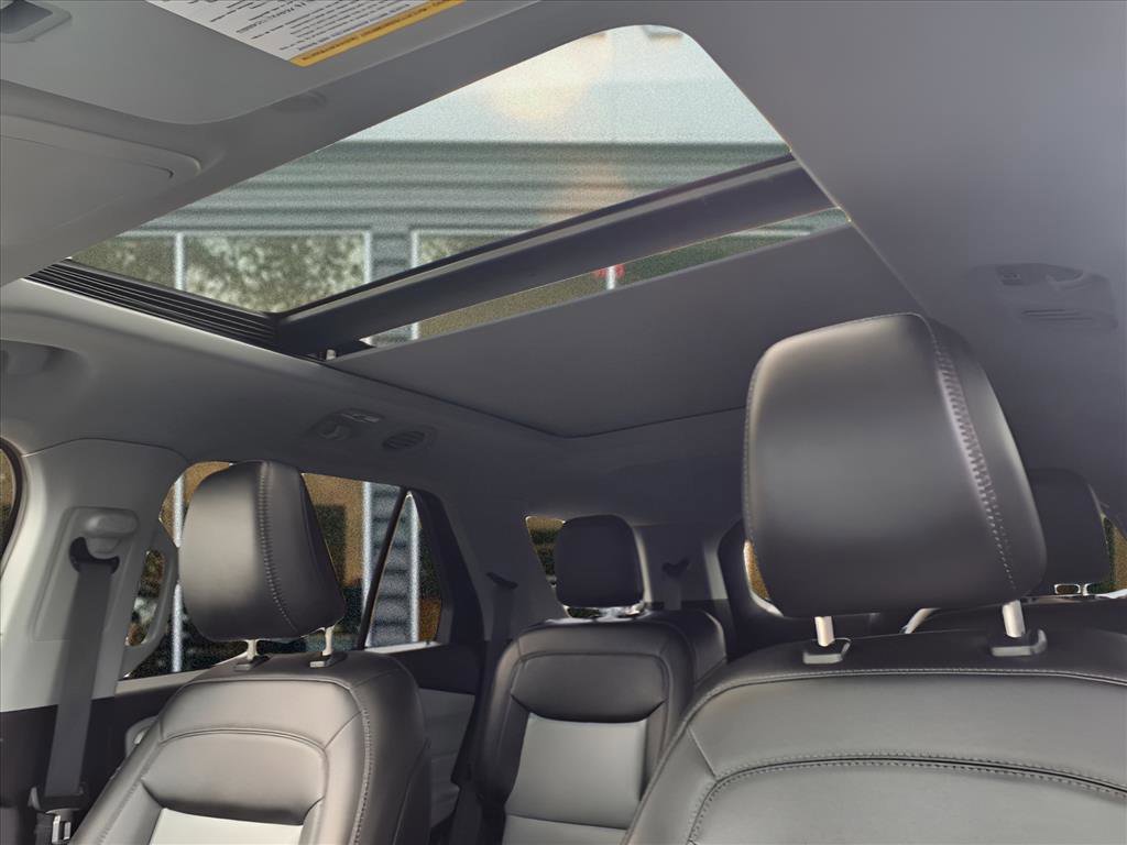 Used 2022 Ford Explorer XLT w/ Equipment Group 202A image 19