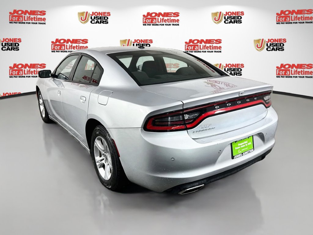 Used 2022 Dodge Charger SXT RWD image 2