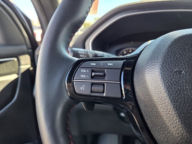 Used 2025 Honda Pilot Black Edition image 27