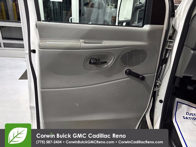 Used 2008 Ford E-350 and Econoline 350 Extended Super Duty RWD image 12