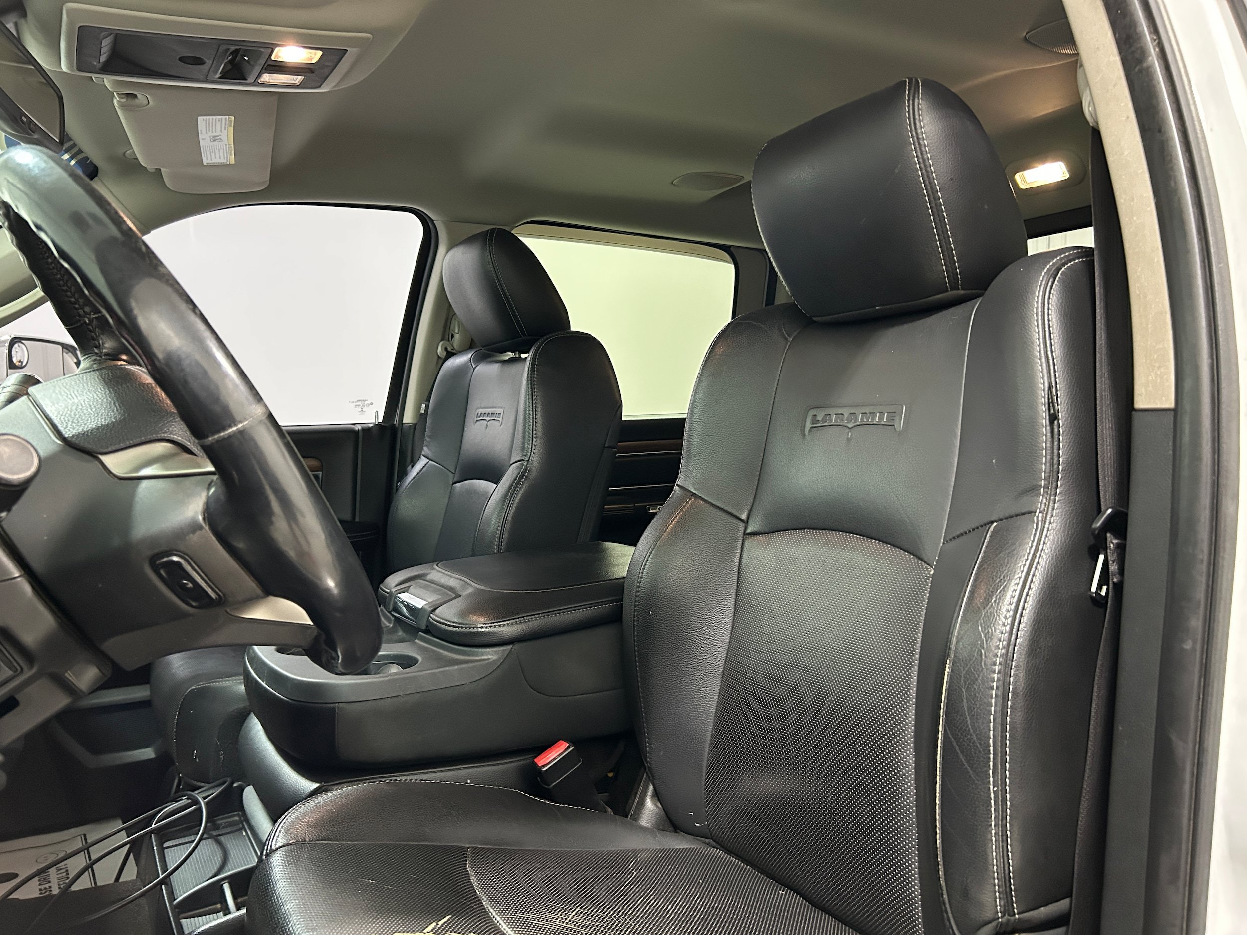 Used 2013 RAM 3500 Laramie RWD image 26