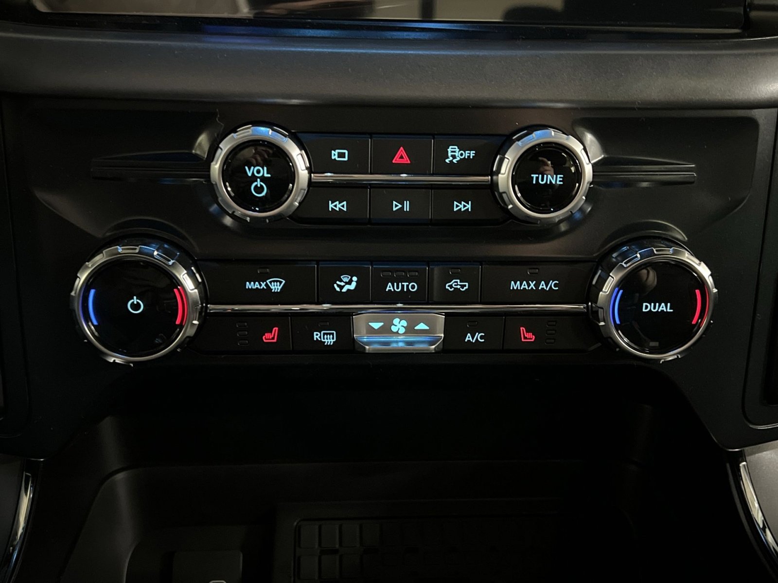 New 2026 Ford F150 XLT w/ Equipment Group 302A MID image 21