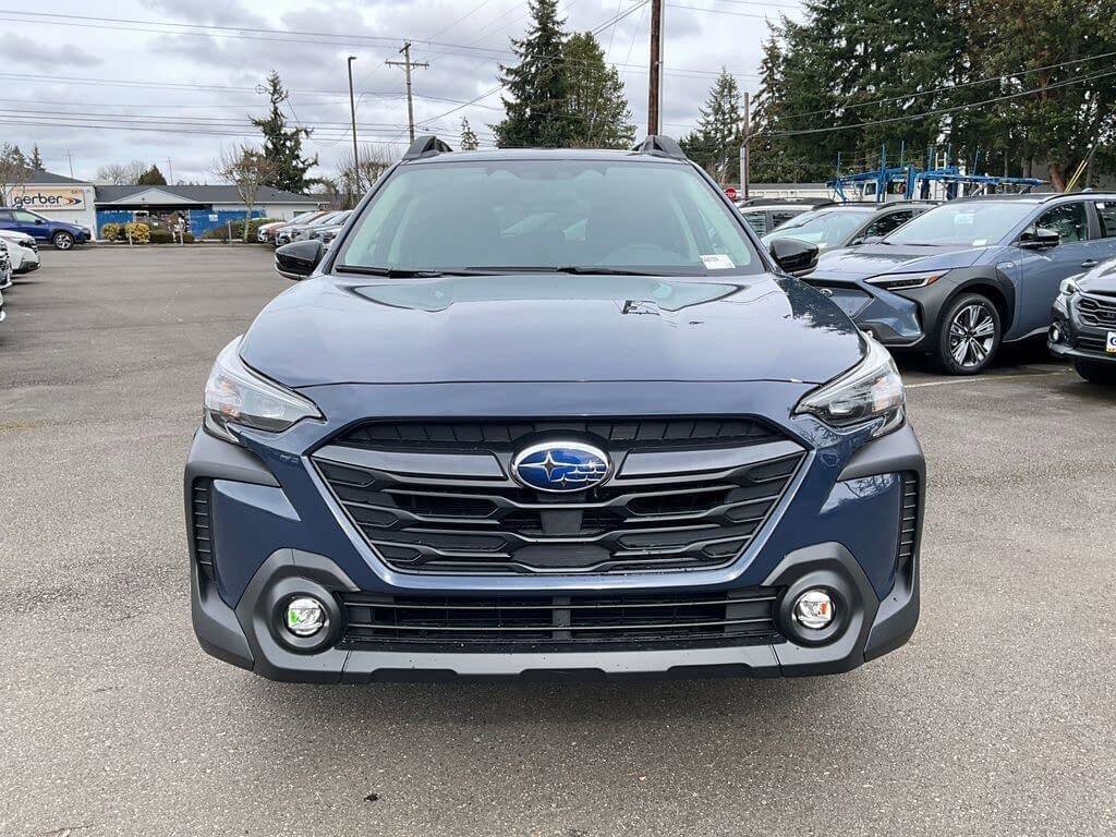 Certified 2025 Subaru Outback Premium AWD/4WD image 3