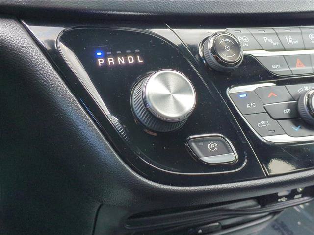 Used 2020 Chrysler Pacifica Touring-L FWD image 12