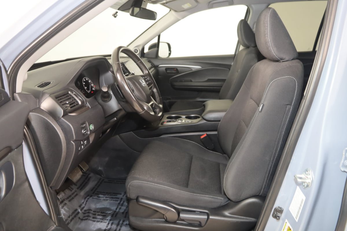 Used 2025 Honda Ridgeline Sport image 10