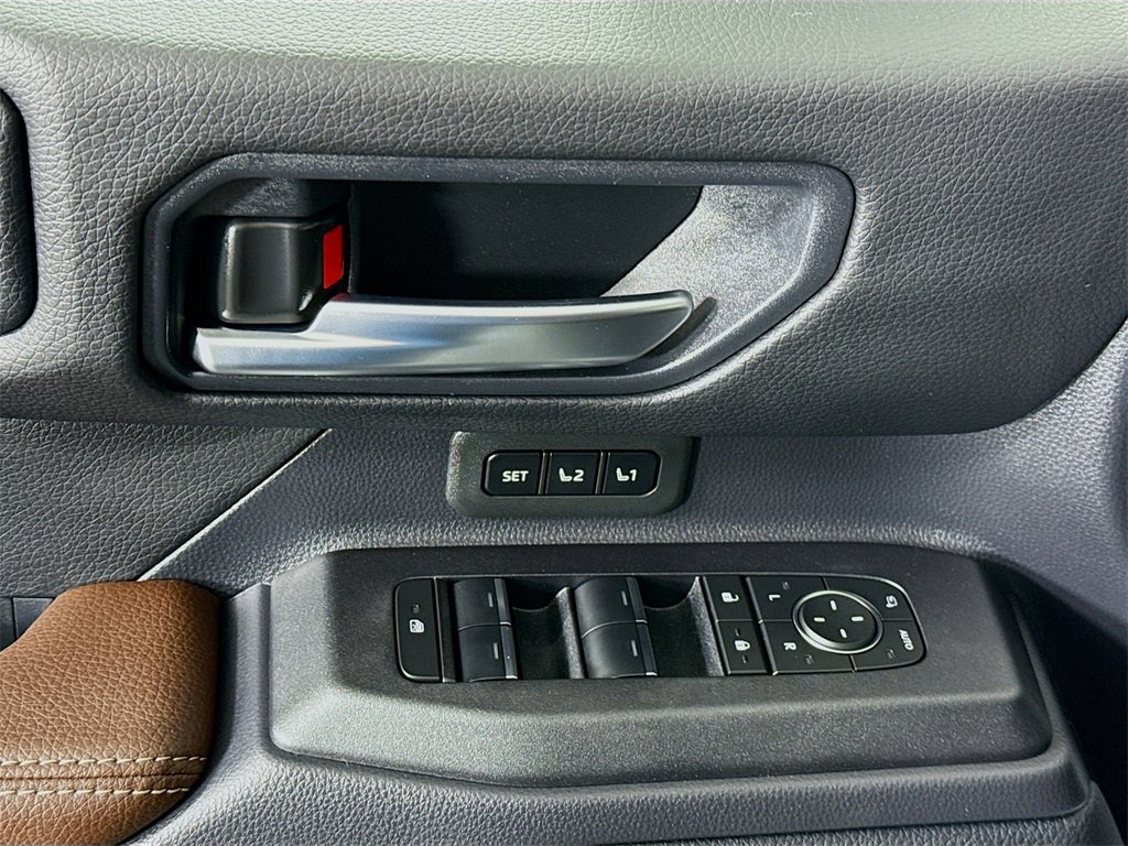 Used 2024 Toyota Land Cruiser image 25