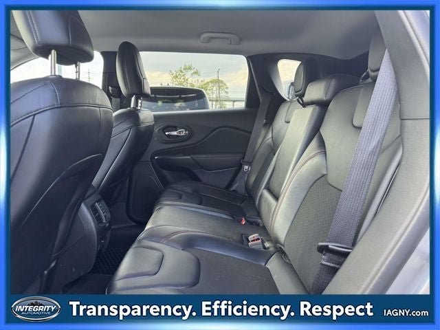 Used 2022 Jeep Cherokee Trailhawk w/ Comfort/Convenience Group AWD/4WD image 11