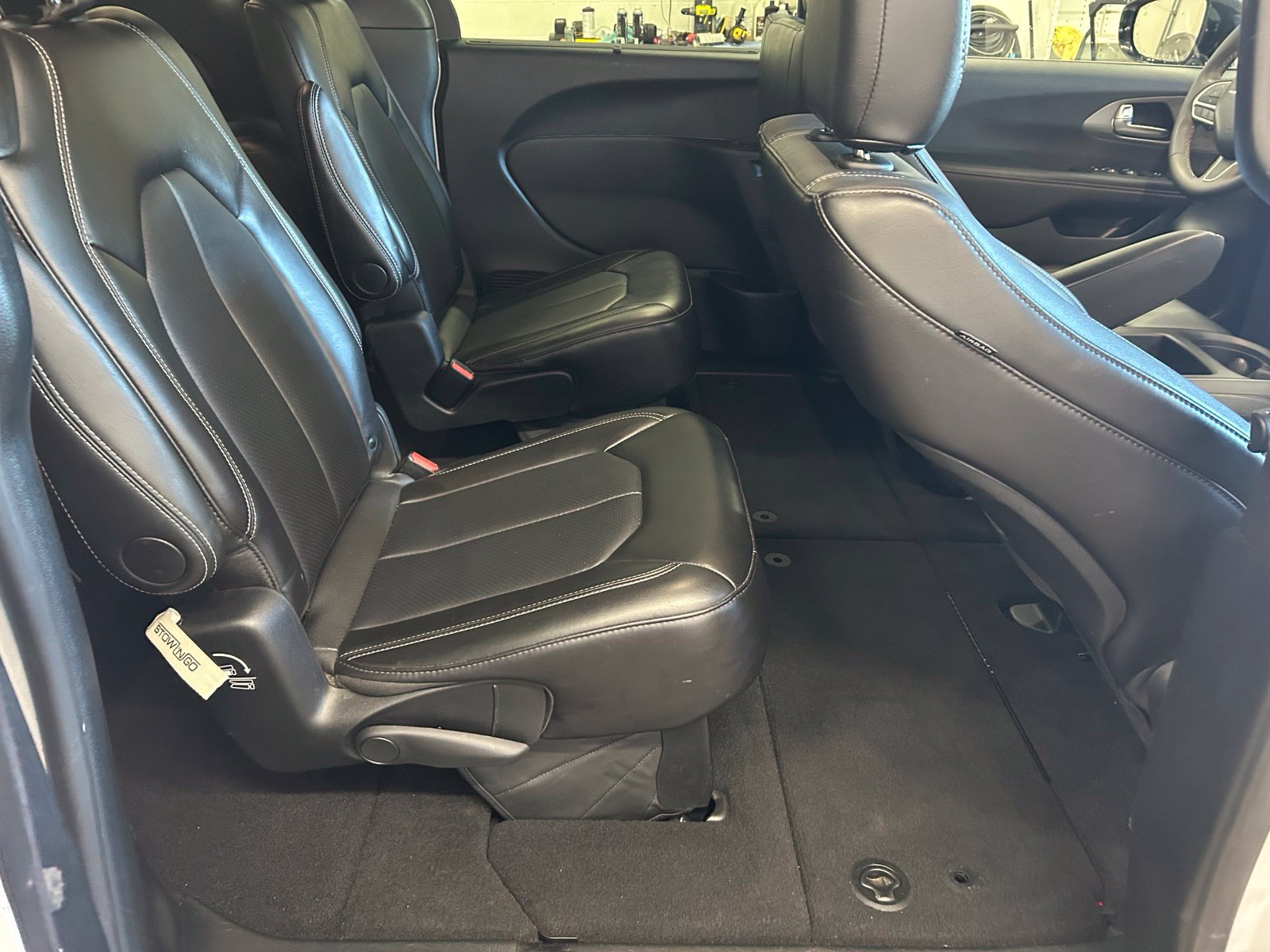 Used 2025 Chrysler Pacifica Select FWD image 30