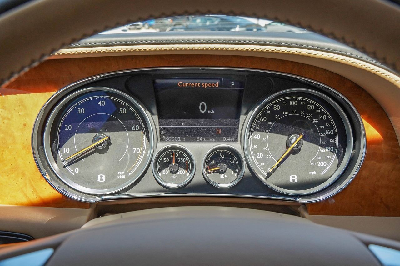 Used 2016 Bentley Continental GT image 25