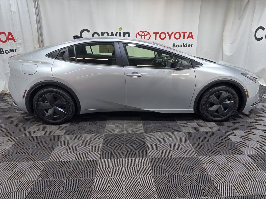 Used 2026 Toyota Prius Plug-In Hybrid image 8