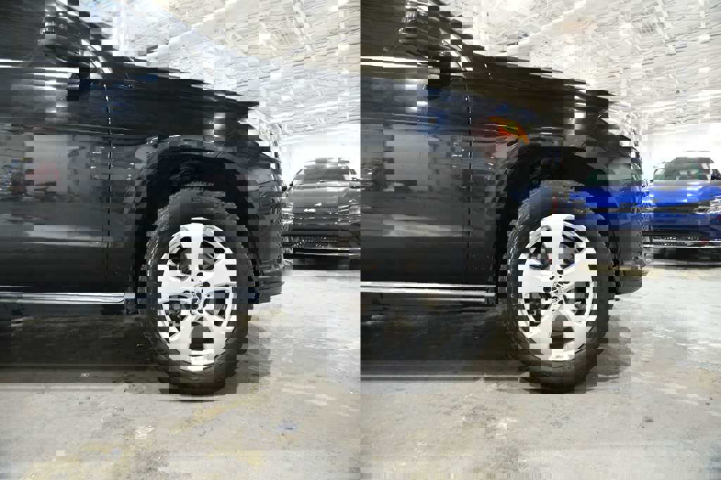 Used 2018 Mercedes-Benz GLS 450 4MATIC w/ Premium Package image 15