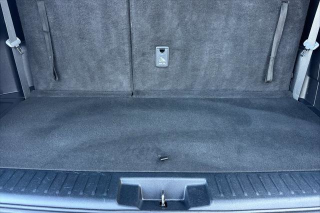 Certified 2023 Toyota Highlander L image 17