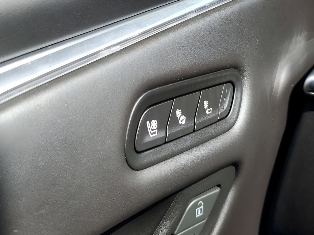 Used 2024 Cadillac Escalade ESV V image 34