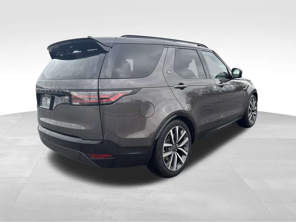 New 2023 Land Rover Discovery S R-Dynamic image 7