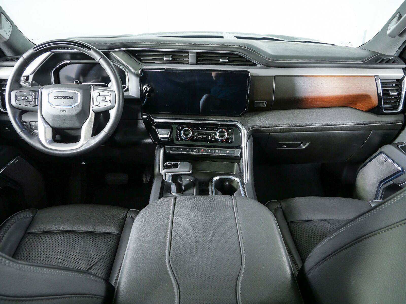 Used 2024 GMC Sierra 1500 Denali AWD/4WD image 24
