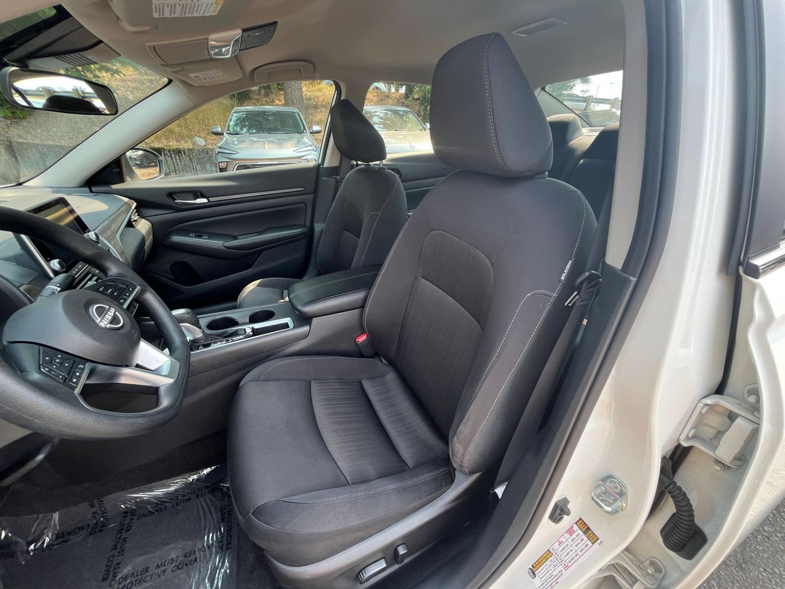 Used 2025 Nissan Altima 2.5 SV FWD image 36