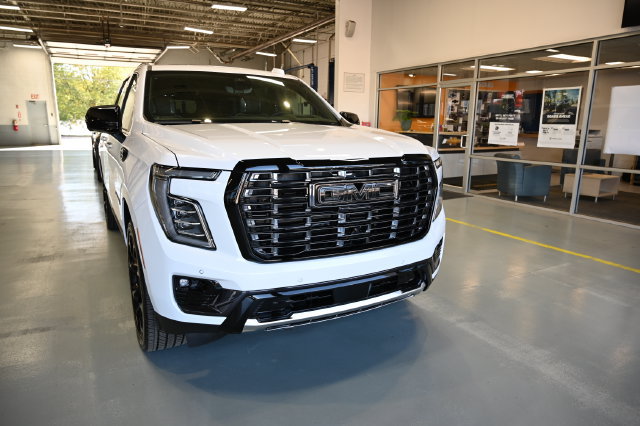 New 2026 GMC Yukon XL Denali Ultimate AWD/4WD image 3