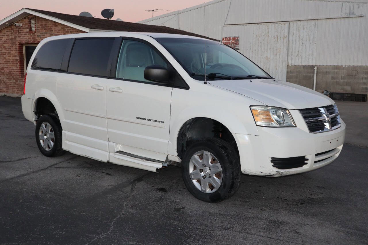 Used 2010 Dodge Grand Caravan SE w/ Climate Group image 2