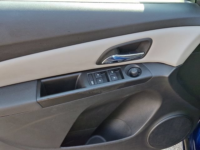 Used 2013 Chevrolet Cruze LS FWD image 13
